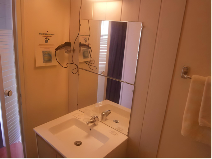 Bathroom 3, Logis Le Relais du Chapeau Rouge, Deux-Sèvres