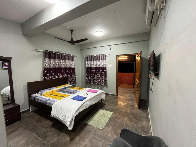 Bedroom 5, Crown hotel, Raigarh