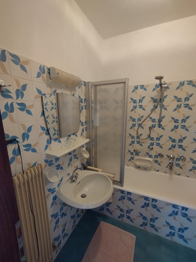 Bathroom, Garni Weingut, Bolzano