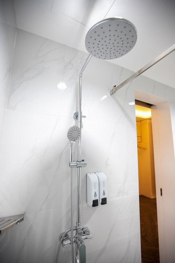 Bathroom 4, M.Y. Hotel, Dumaguete City