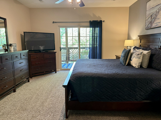 Bedroom 3, Lake Vacation Condo A-5 on Table Rock Lake by RedAwning, Taney