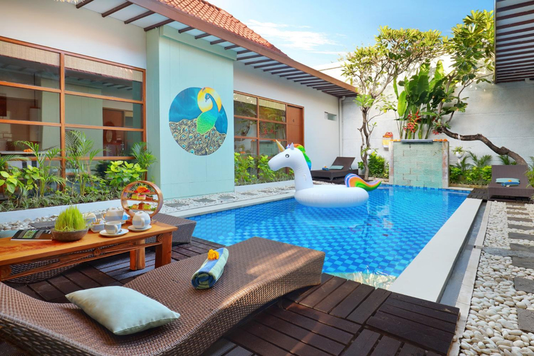 Swimming Pool 13