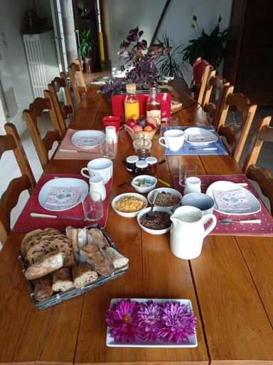 Food & Drinks 3, Chambre d'hotes Chez Leon pour 1 a 4 personnes, Nièvre
