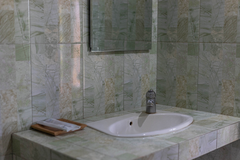 Bathroom 4