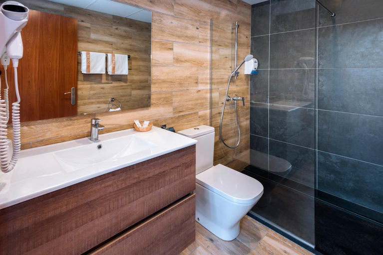 Bathroom 4, Hotel Merce, Barcelona