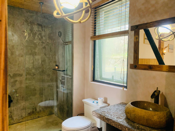 Bathroom 23