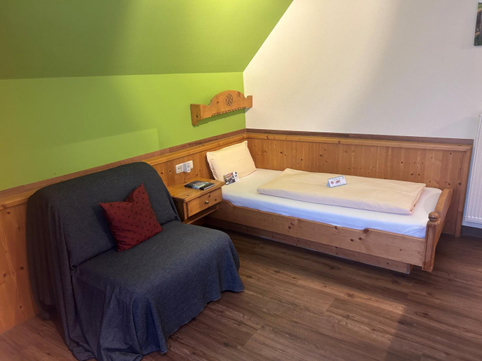 Bedroom 3, Hotel am Kamin, Kaufbeuren