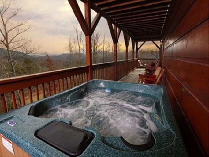 Others 5, Spacious Party Hut Near Attractions by Redawning, Sevier