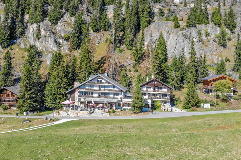 Exterior & Views 2, Adler 30, Raron