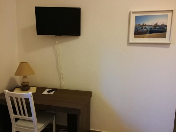 Others 5, Apartament Trenta-dos, Sassari
