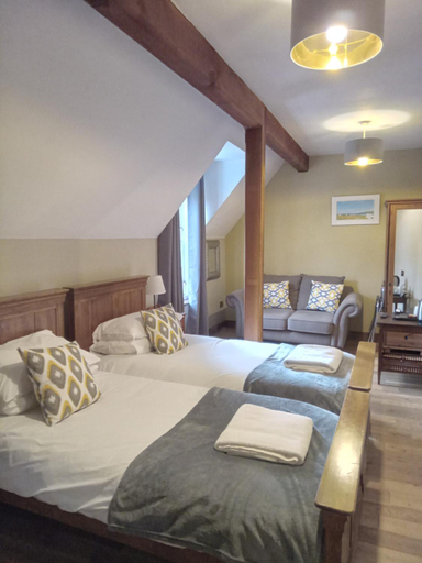 Bedroom 2, Lime Tree Hotel, Highland