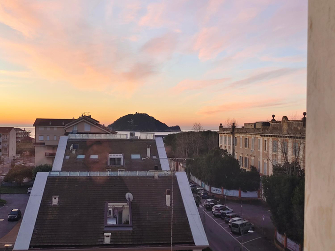 Others 4, Brezza di Sale Appartamenti, Savona