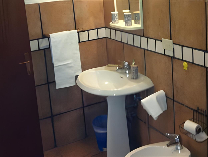 Bathroom 2, AgriSesto B&B, Rome
