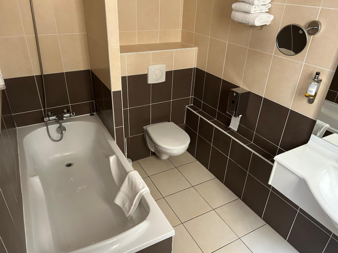 Bathroom, Hotel Windsor Contact Hotel, Seine-Maritime