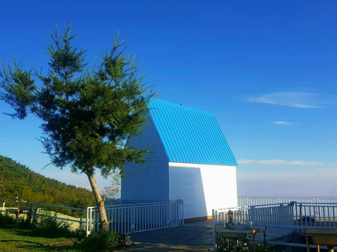 Exterior 6