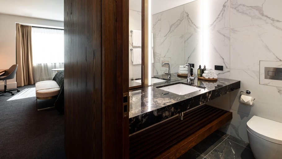 Bathroom 7