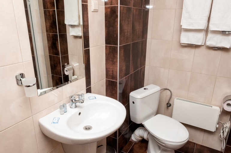 Bathroom, Hotel Balkan, Botevgrad