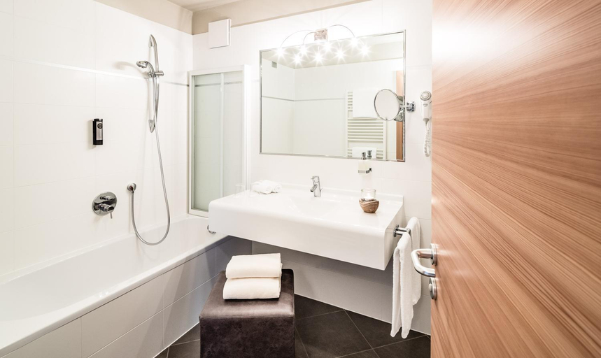 Bathroom 4, Josef Mountain Resort, Bolzano