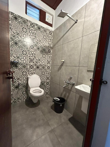Others 4, Lannister Inn, Ernakulam