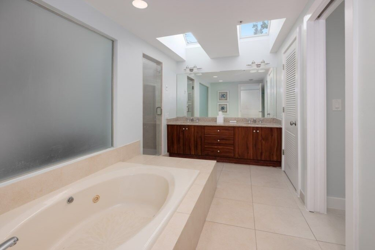Bathroom 3, Captivated By The Sea 2 Bedroom Condo, Lee