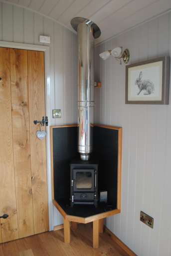 Others 5, The Little John Petite Cosy Log Cabin - Sleeps 2, great for romantic breaks, couples, single guests,, Nottinghamshire