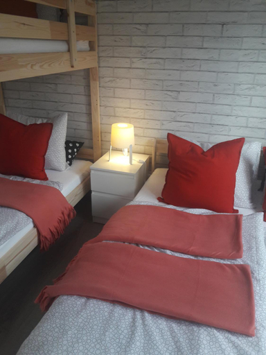 Others 5, Dobranocka - pokoje i caloroczne domki blisko Energylandii, Chrzanów