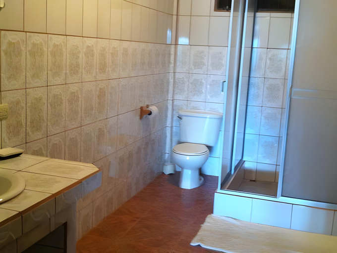 Bathroom 2, Ladera Hotel, Turrialba