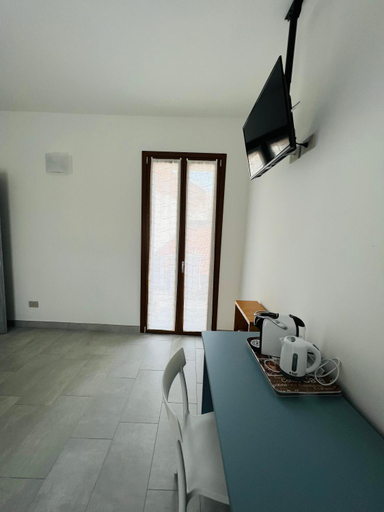 Others 5, La Ringhiera, Novara