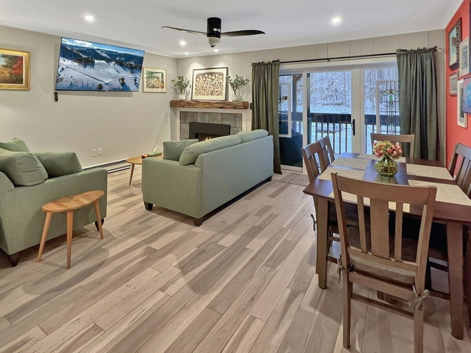 Gateway Condominiums A10 2 Bedroom Condo, Rutland