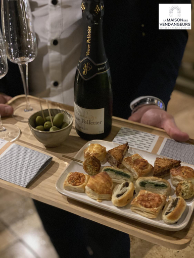 Food & Drinks 5, La Maison des Vendangeurs - TABLE D'HOTES le soir du jeudi au dimanche- Jacuzzi - Balneo SPA - ACCES, Gard
