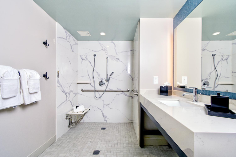 Bathroom 2, Marea Sol Hotel, Santa Cruz