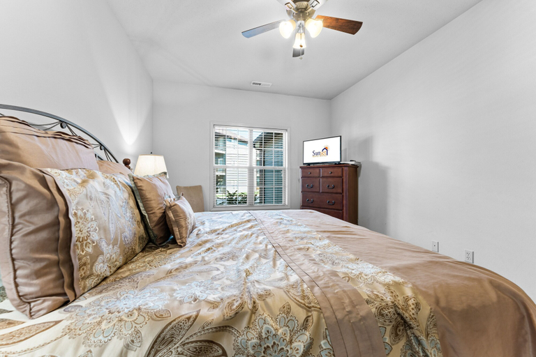 Bedroom 3, Puttin On The Green 3 Bedroom Villa by RedAwning, Stone