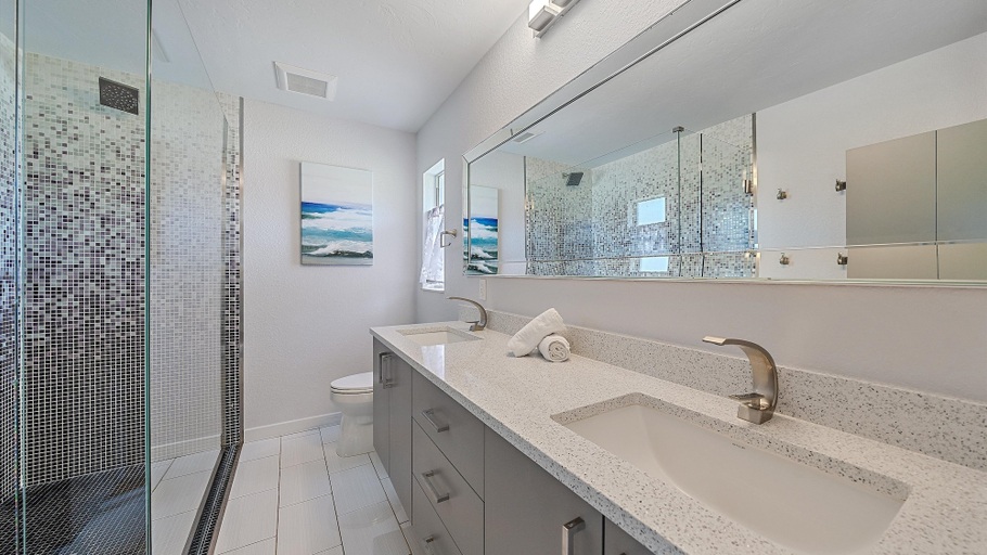 Bathroom 3, Sarasota Serenity 3 Bedroom Home by RedAwning, Manatee