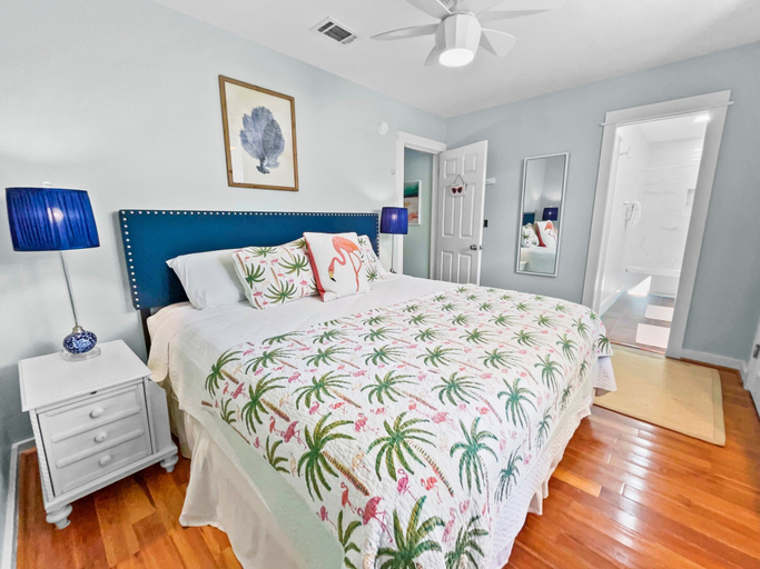 Room 2, Breakers 3 Bedroom Home by RedAwning, Walton
