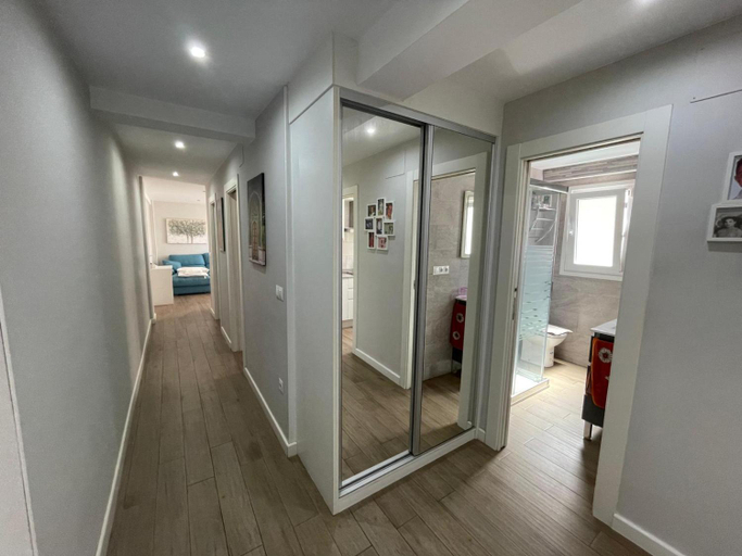 Others 3, Cozy Room in Stylish Flat Just Steps from the Beach, Cádiz