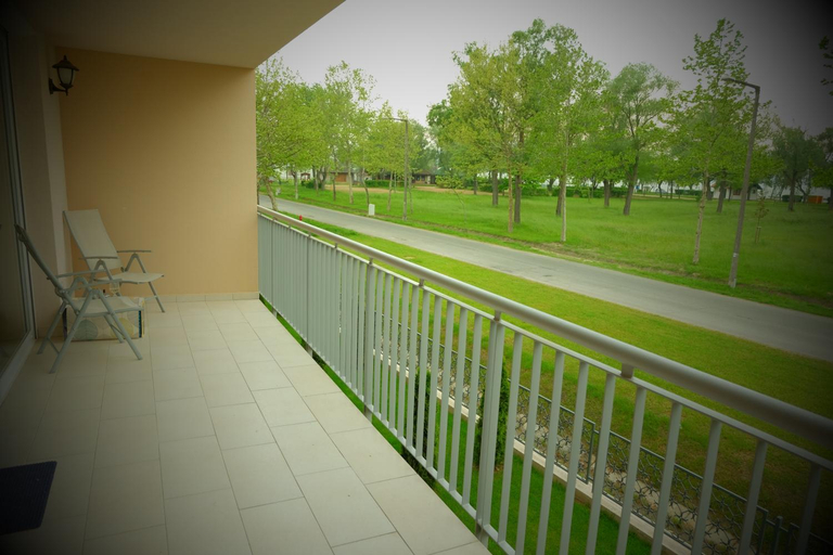 Others 2, Piano Balaton Apartment, Siófok