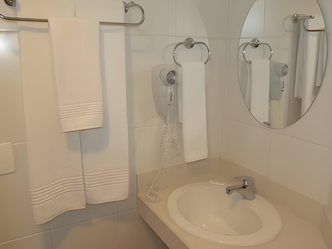 Bathroom 4, Luisa Studio Hotel, Florianopolis