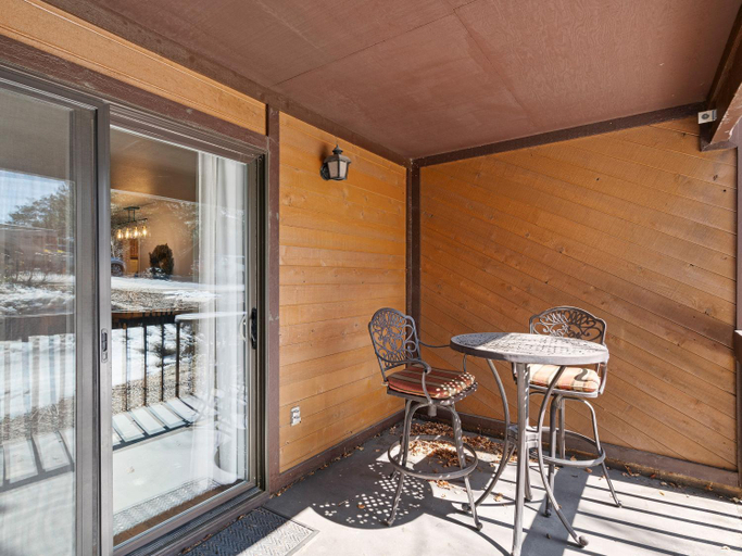 Others 5, Red Pine Condominiums, Summit