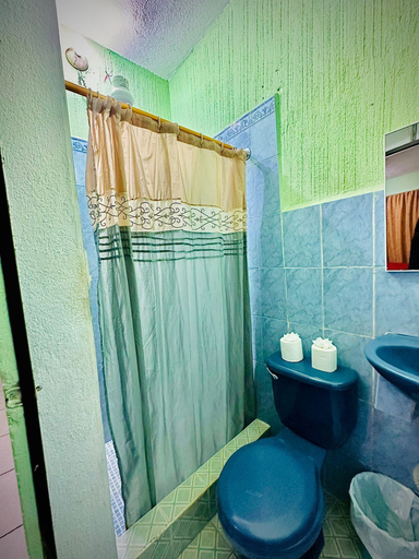 Bathroom 3, Hotel Emiss Panajachel, Panajachel