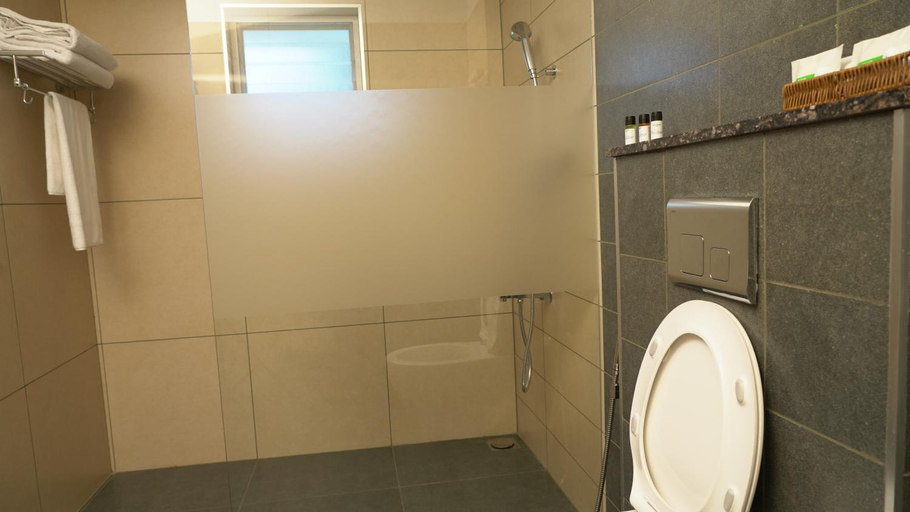 Bathroom 3, The White Orchid Luxury Service Apartments, Ernakulam