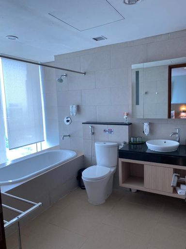 Bathroom 9