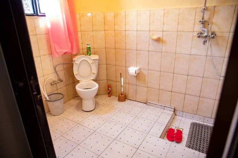 Bathroom 4, Bujumbura Hotel and appartment, Kinindo