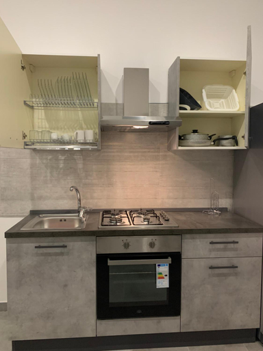 Others 3, miris apartment fast comfortable naples airport capodichino 25 minutes walk self check-in, Napoli
