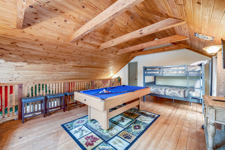 Others 4, Mossie Oak Cabin 2 Bedroom Cabin by RedAwning, Sevier