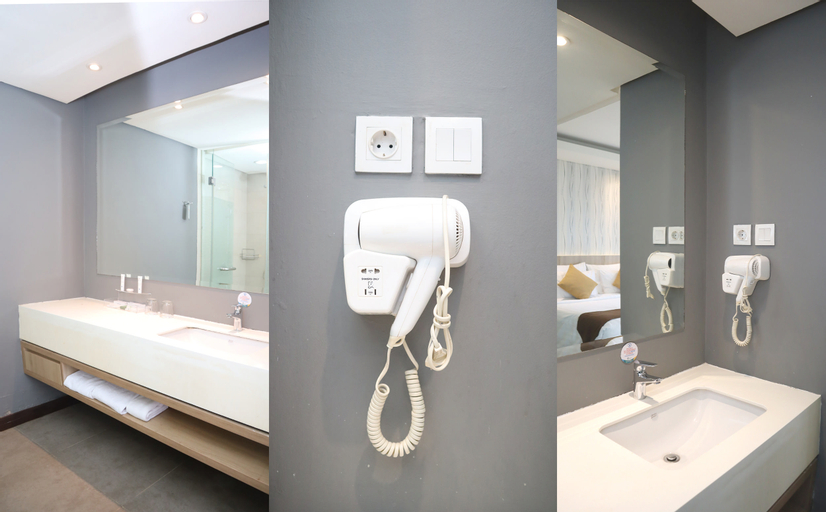 Bathroom 13