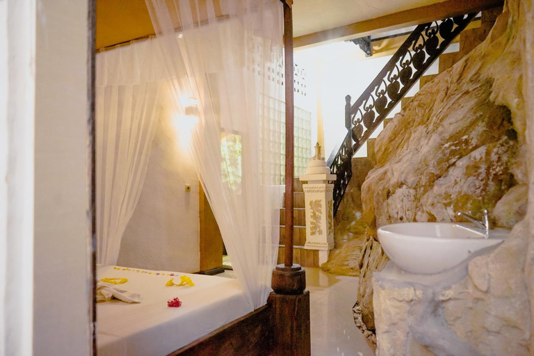 Bathroom 14