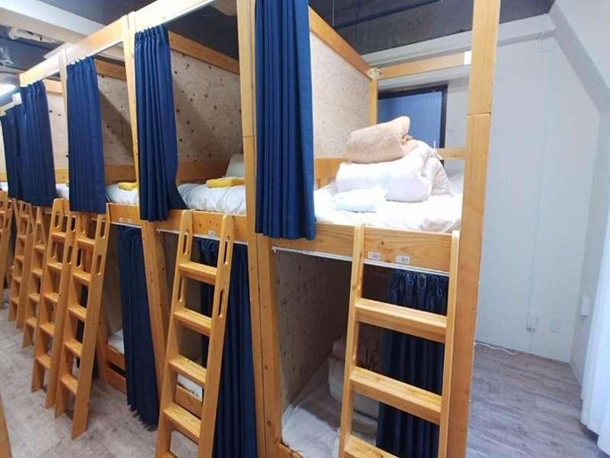BEE-HIVE Sugamo - Male Only/男性専用 -, Toshima