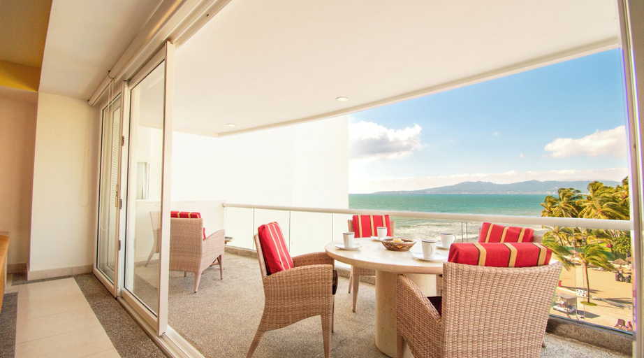 Others 5, Villa Magna - Alcatraz 241 by Kivoya, Compostela