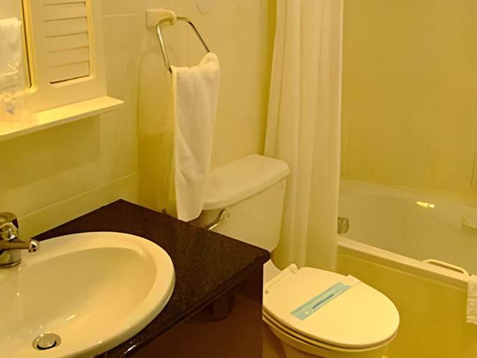 Bathroom 5, Cornucopia