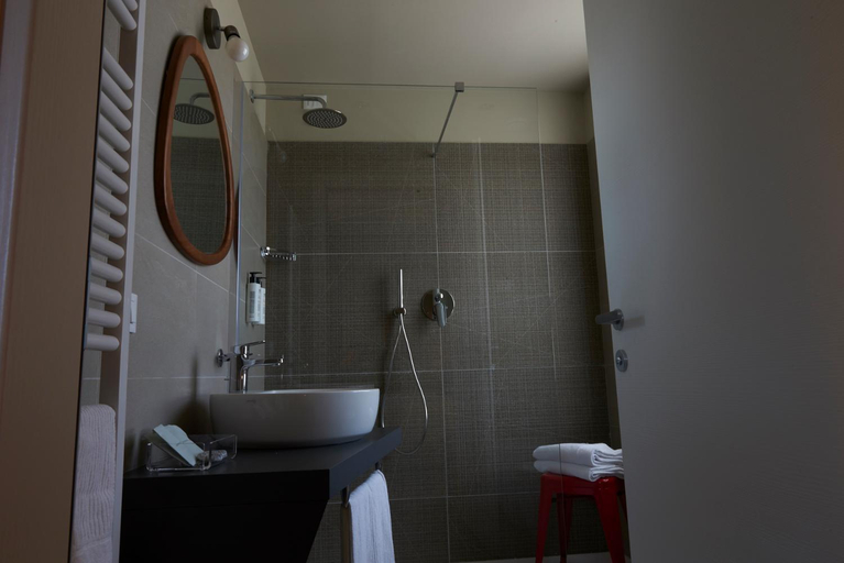 Others 3, Hotel B&B il Mosaico, Brescia